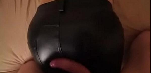  German Girl cumed in her leather leggins